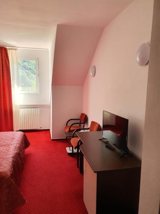 Hotel Cristal Sinaia Pokoj fotografie